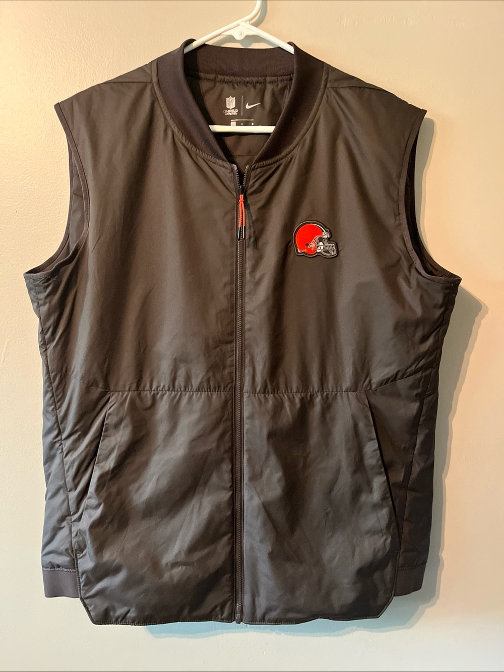 Men’s NFL On Field Apparel Cleveland Browns Vest Zipper Large